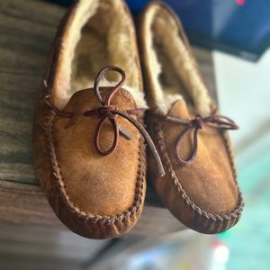 Ugh Moccasin Slippers size 7 Women’s
